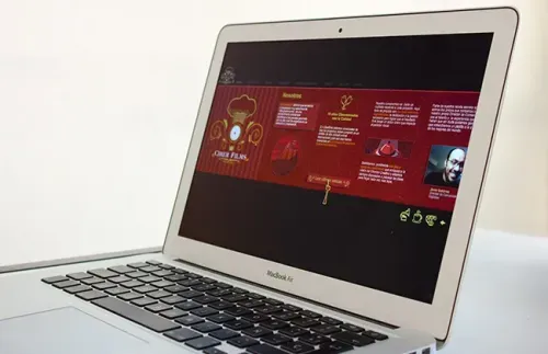 Sitio web de Ciberfilms en una laptop